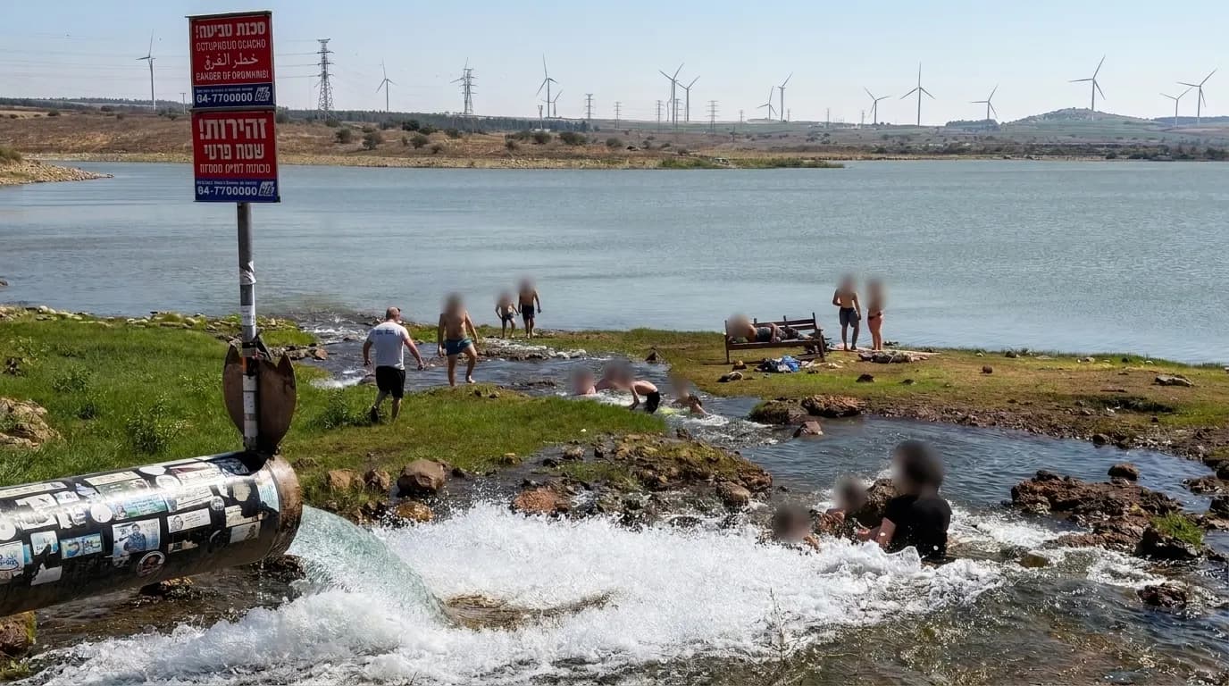 מים זורמים מצינור אל מאגר בנטל סמוך לבאב אל־הווא